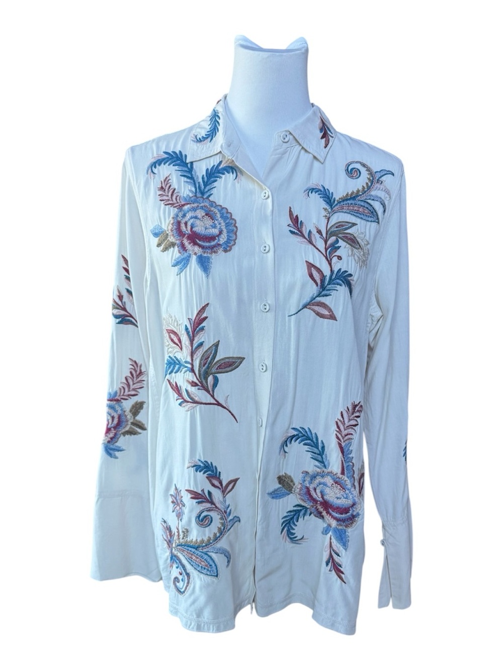 Johnny Was Alexa button down shirt off white/cream, Embroidered Floral. Size M